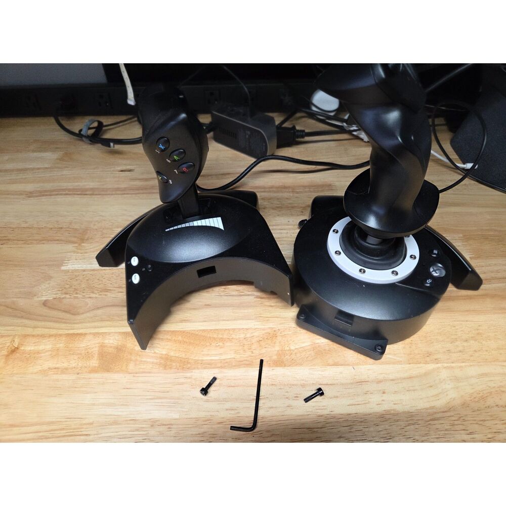 Thrustmaster T.Flight Hotas One - Picture 4 of 6